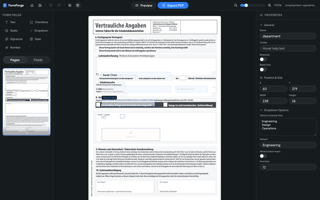 El panel de propiedades de campo en FormForge mostrando nombre, interruptor de obligatorio, posición, opciones de desplegable y formato de texto
